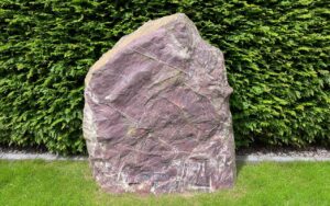 Sasso Rosso Ruwe Grafsteen